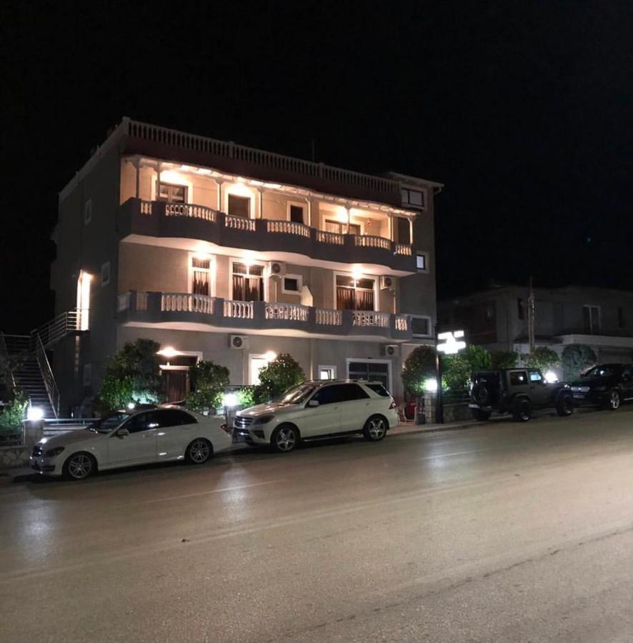 Hotel Lidi Sarandë エクステリア 写真