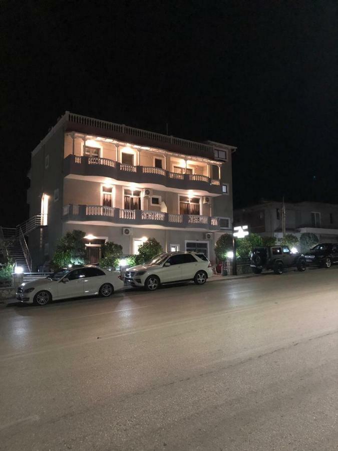 Hotel Lidi Sarandë エクステリア 写真